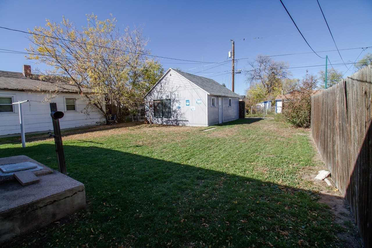 506 E 7th St #B - Photo 2 of 16