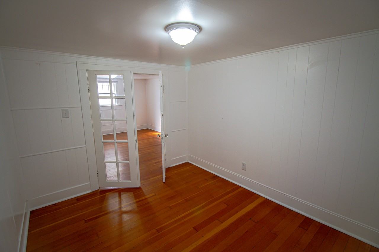 506 E 7th St #B - Photo 7 of 16