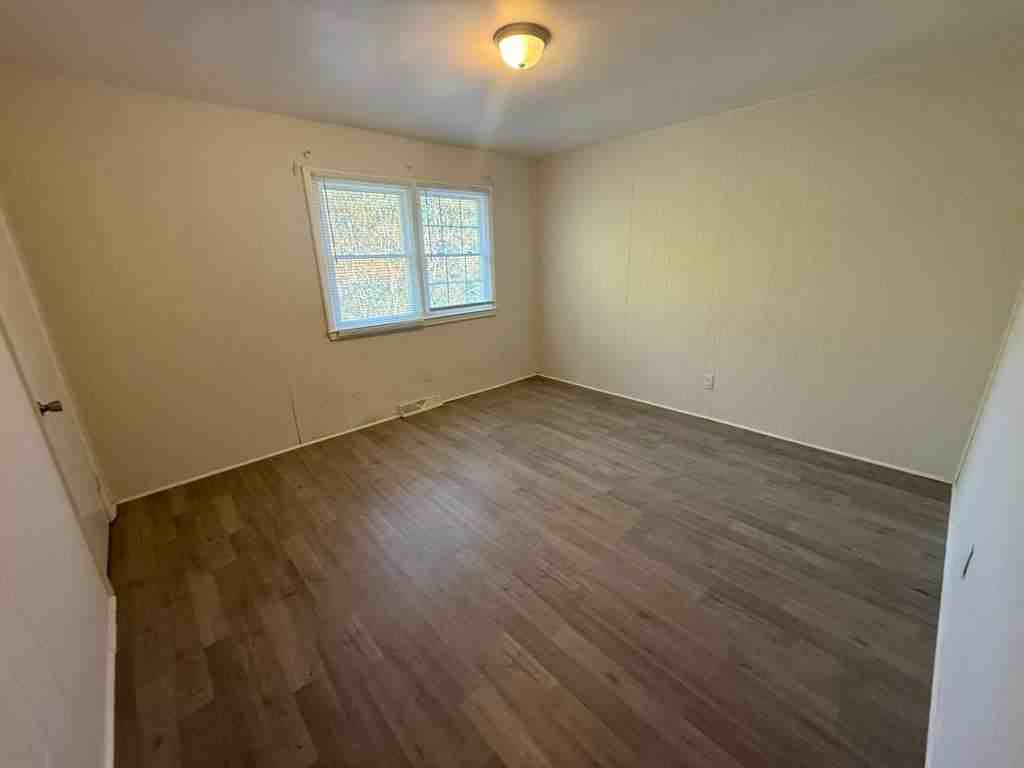 618 Eastview Court #1 - Photo 5 of 13