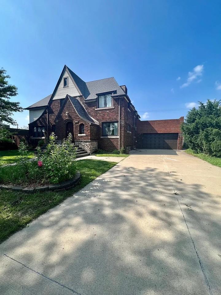 8035 Potomac Street - Photo 2 of 25