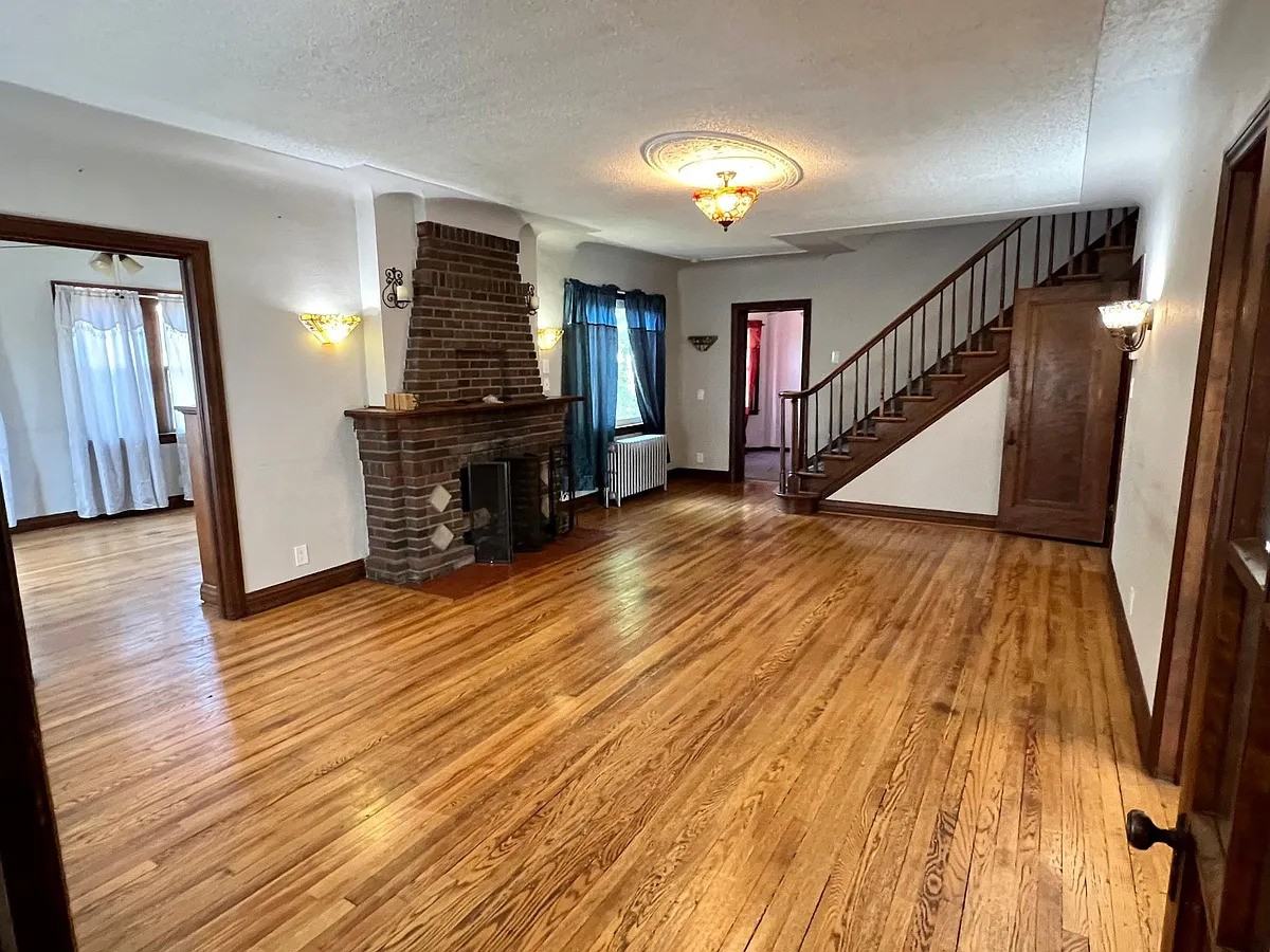 8035 Potomac Street - Photo 3 of 25