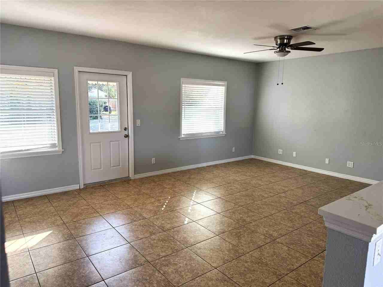 156 39th Ave Ne - Photo 6 of 21