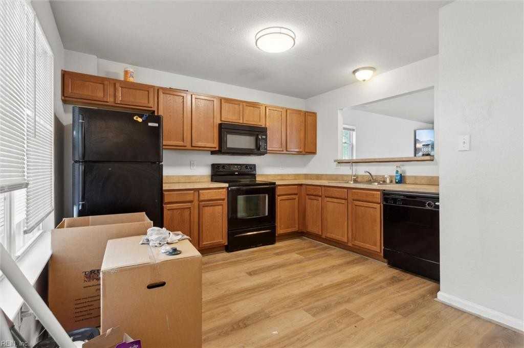 896 A Ave #1 - Photo 3 of 36