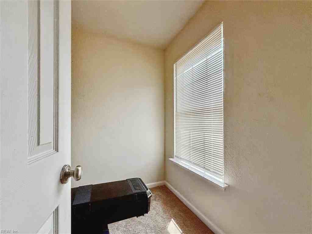 896 A Ave #1 - Photo 4 of 36