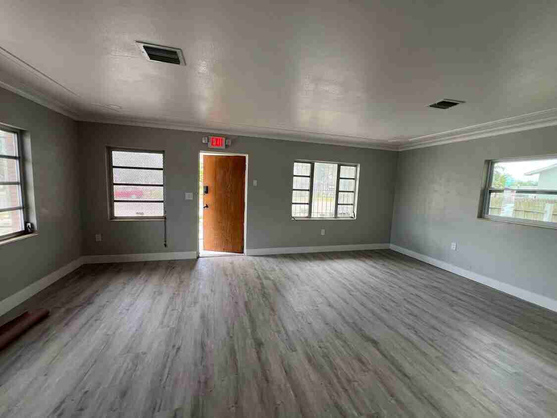 541 49th Street South #1 - Photo 3 of 18