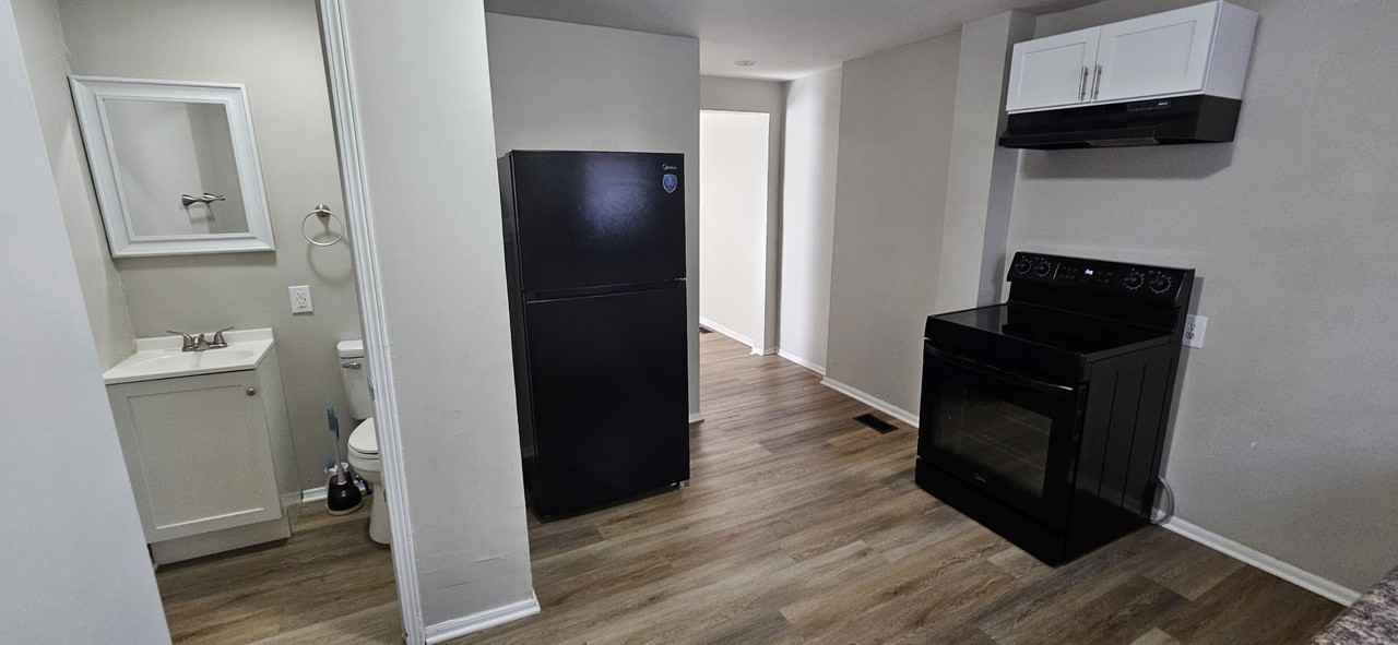 933 N Dearborn St #1 - Photo 2 of 13