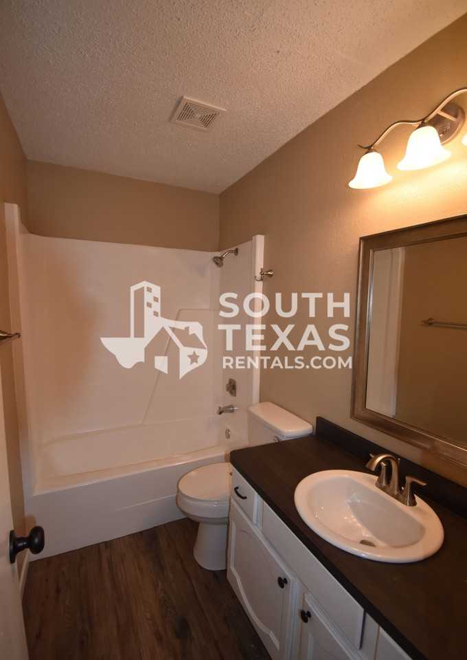 2206 2206 Lova DrApt A #A - Photo 5 of 7