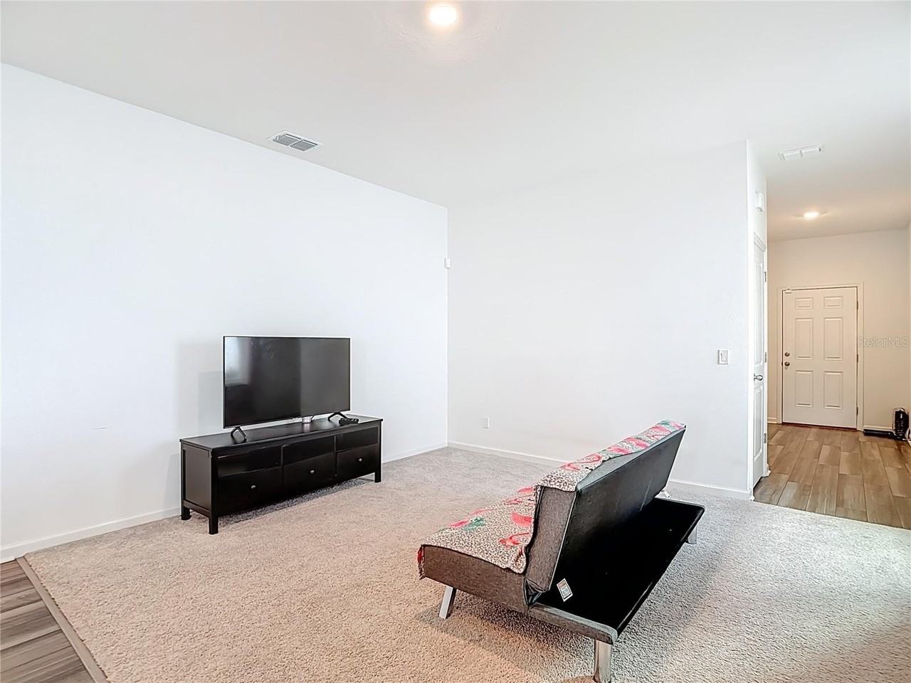 38345 Honeysuckle Dr - Photo 7 of 27