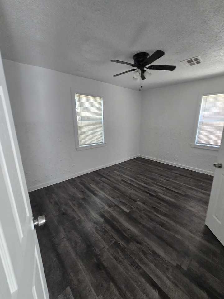 2501 Northeast 16th Street #1 - Photo 2 of 6