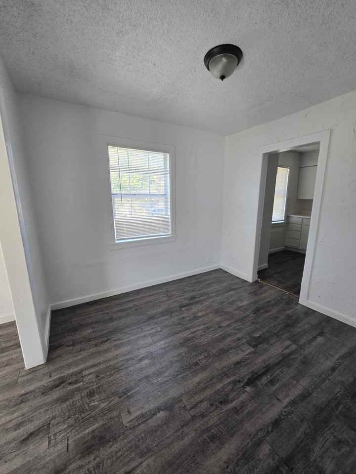 2501 Northeast 16th Street #1 - Photo 4 of 6