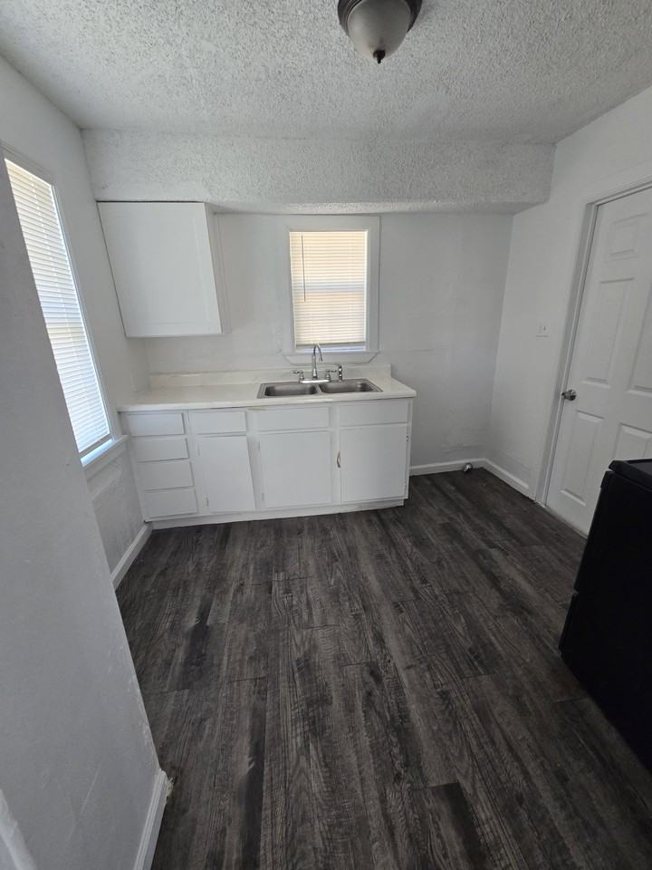 2501 Northeast 16th Street #1 - Photo 5 of 6