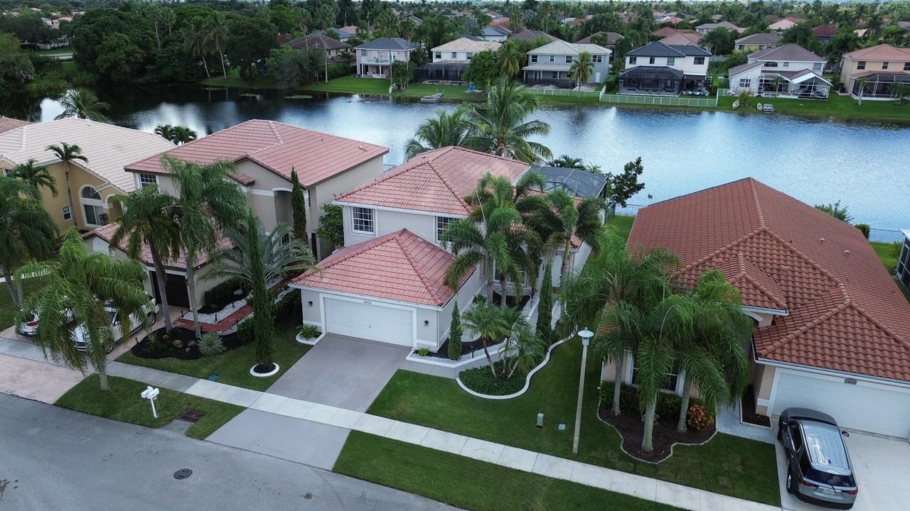 18004 Sw 20th St #1 - Photo 2 of 45