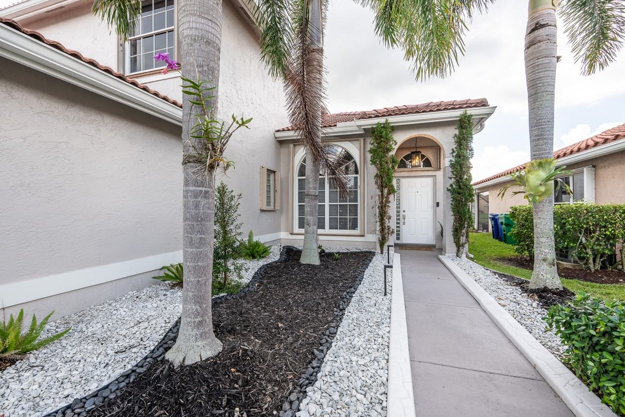 18004 Sw 20th St #1 - Photo 3 of 45