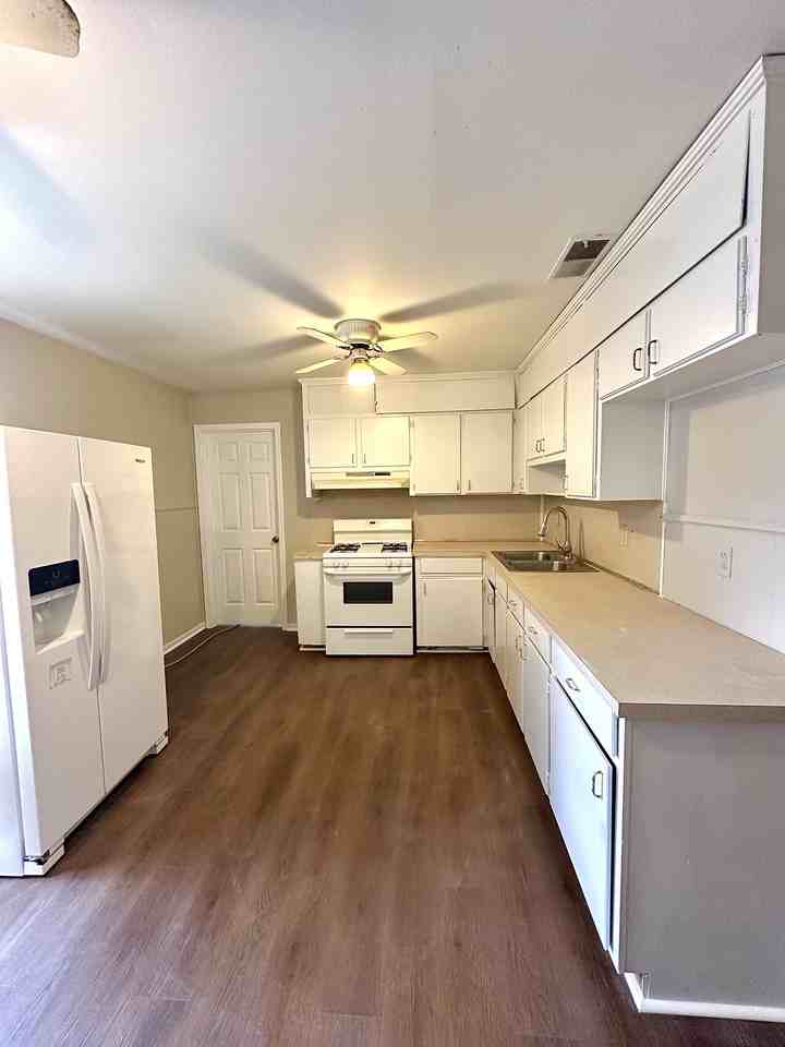 320 Washington Street #1 - Photo 2 of 7