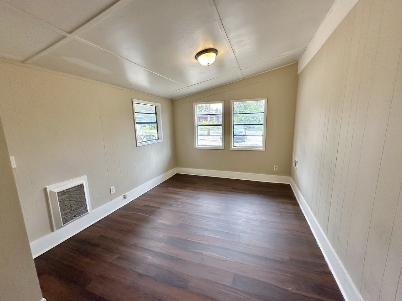 3609 Ellis Ave Sw #1 - Photo 5 of 9