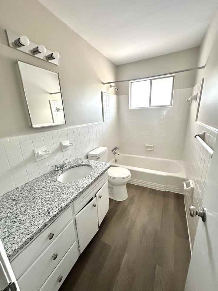 7740 Rugby Avenue #B - Photo 3 of 5