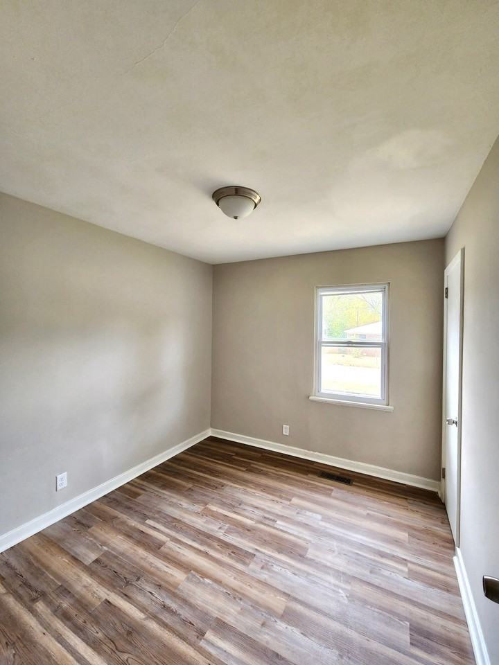 2805 32nd Way Southwest #1 - Photo 2 of 7