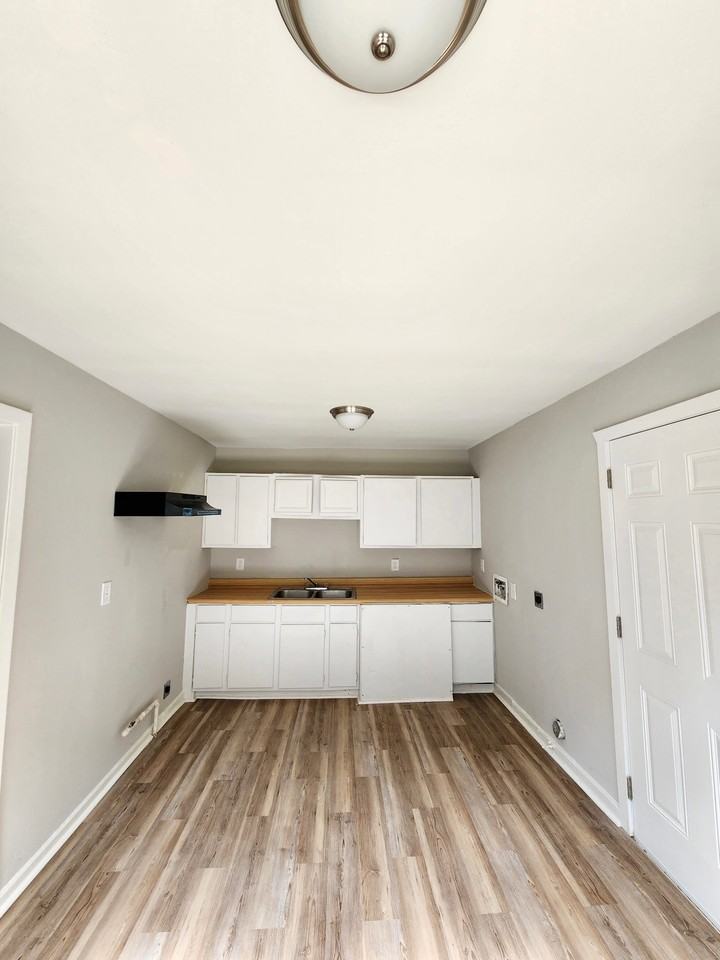 2805 32nd Way Southwest #1 - Photo 3 of 7