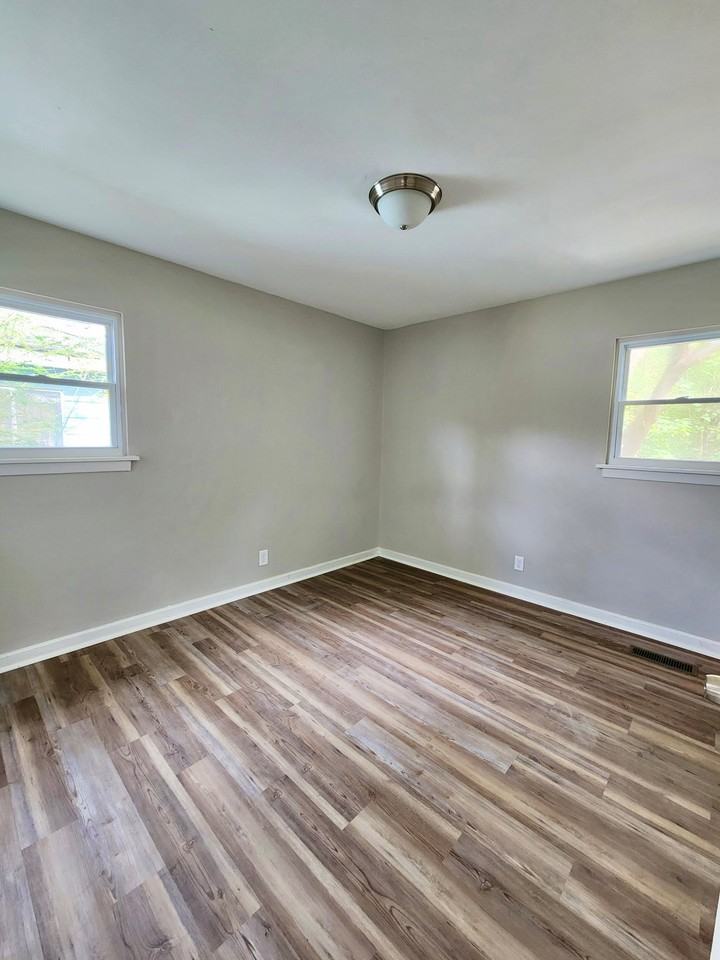 2805 32nd Way Southwest #1 - Photo 4 of 7