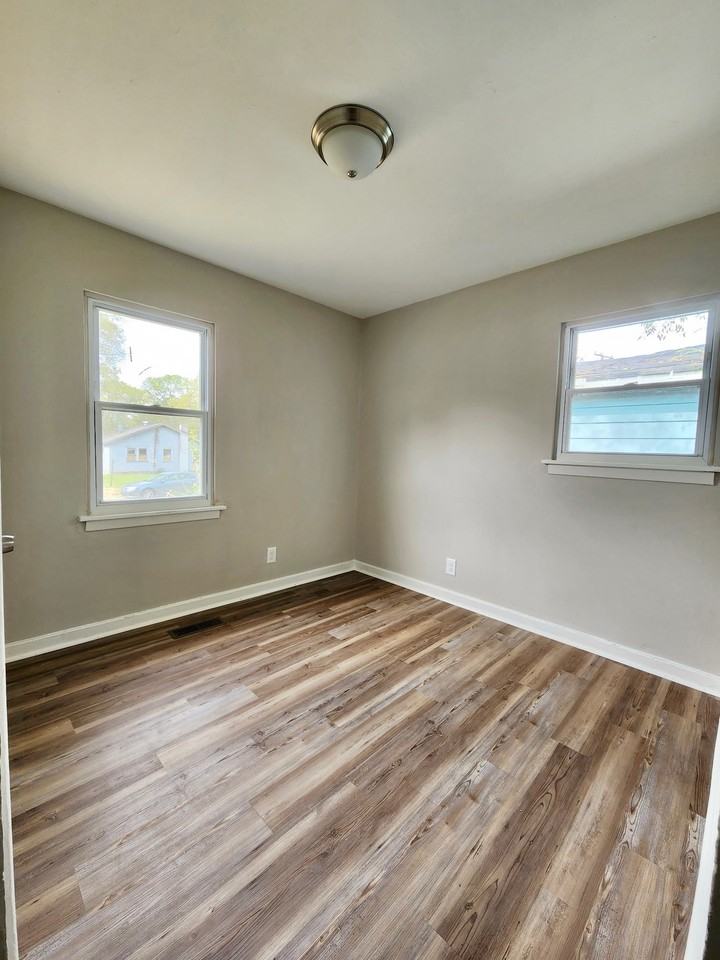 2805 32nd Way Southwest #1 - Photo 6 of 7