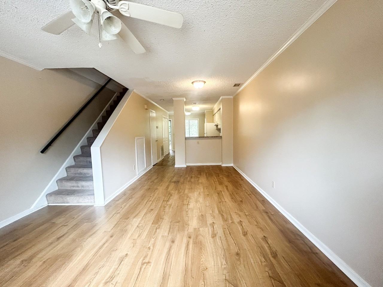 16 Canterbury Ct #1 - Photo 2 of 14