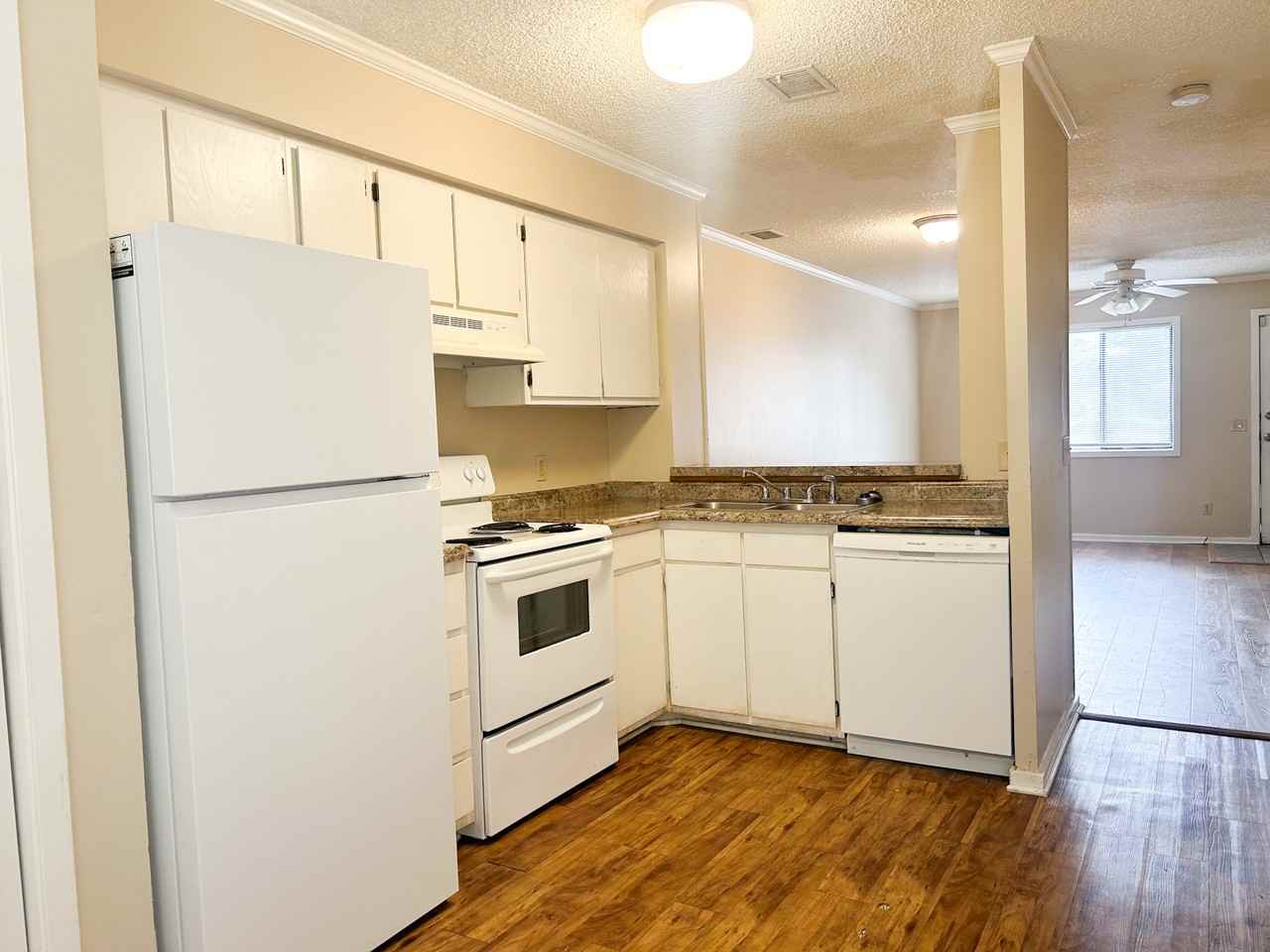 16 Canterbury Ct #1 - Photo 7 of 14