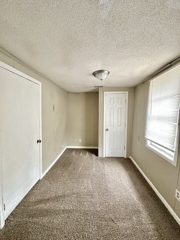 10 Center St #1 - Photo 5 of 7