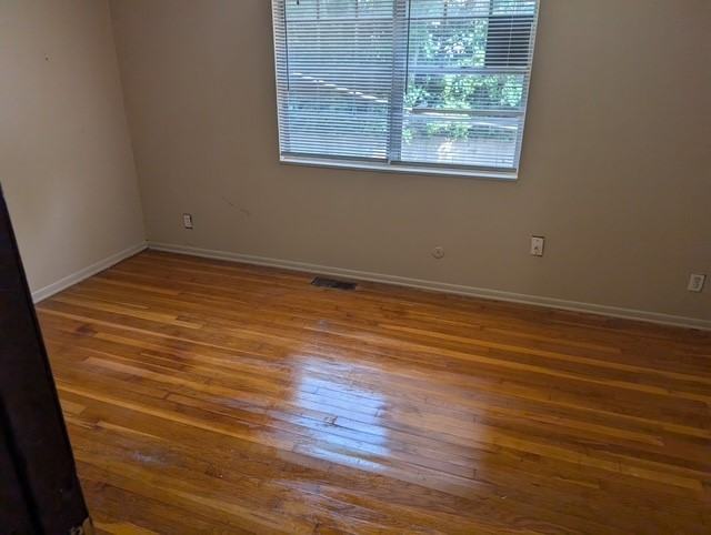 2816 East 10th Street #1 - Photo 6 of 6