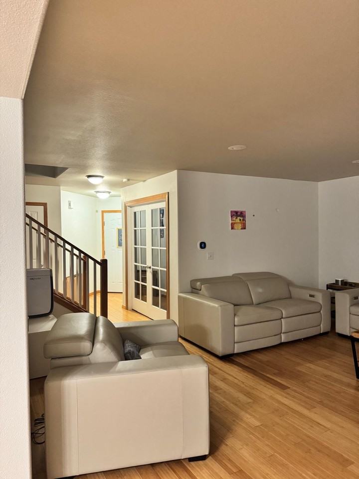 320 Zillah Pl Se #1 - Photo 2 of 10