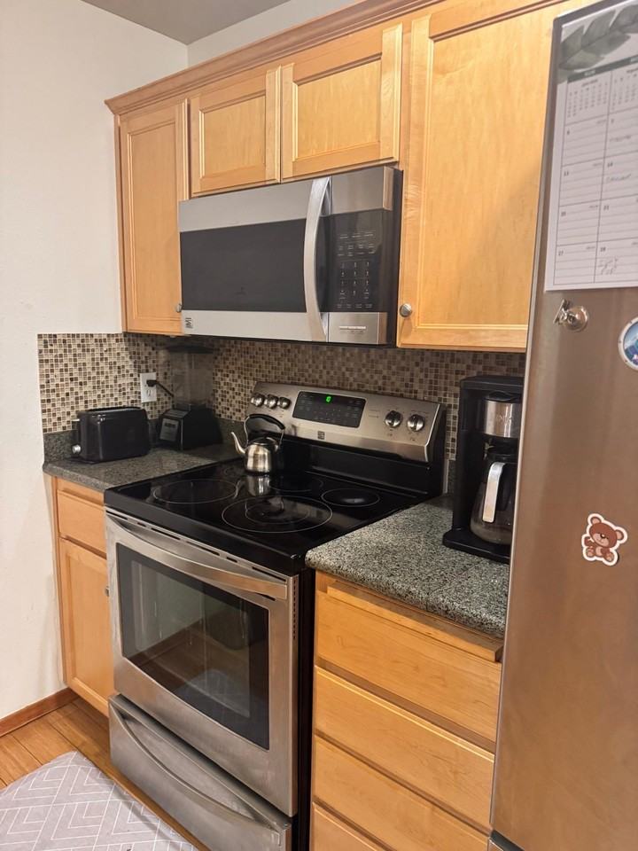 320 Zillah Pl Se #1 - Photo 5 of 10