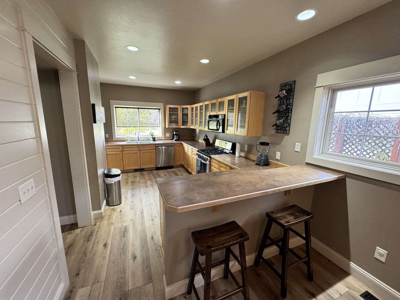 813 N 15th Ave #1 - Photo 2 of 28