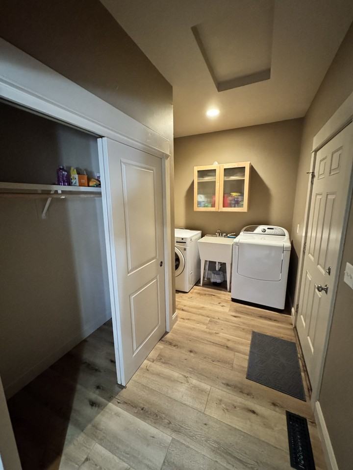 813 N 15th Ave #1 - Photo 4 of 28