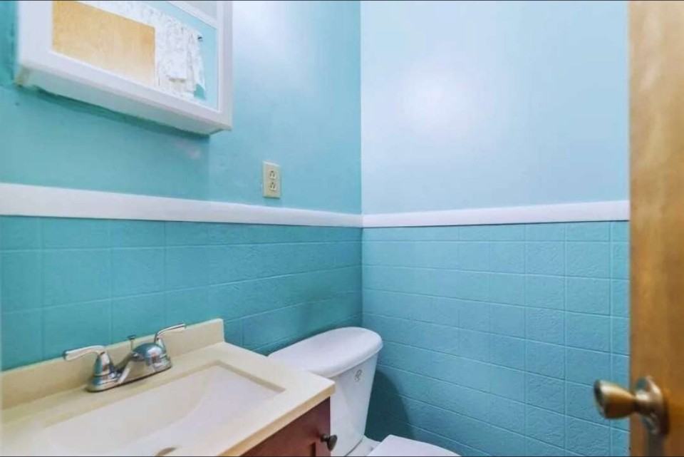 1553 Hurley Circle #1 - Photo 5 of 23