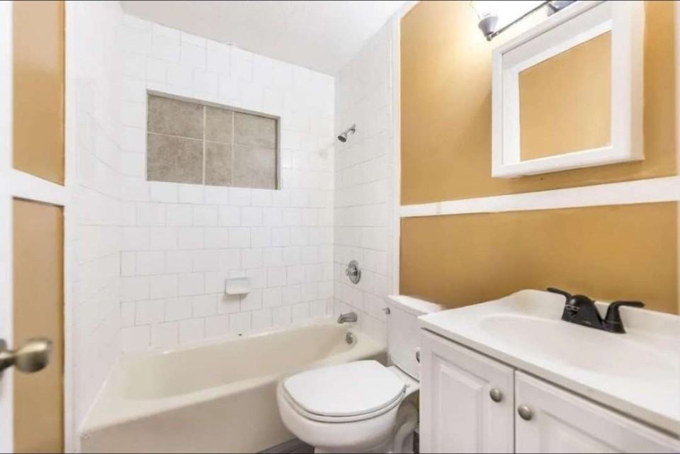 1553 Hurley Circle #1 - Photo 6 of 23