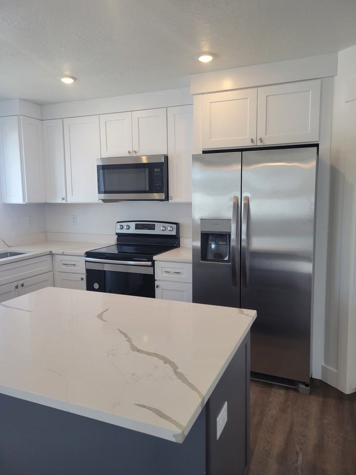 116 116 East 730 North Upstairs - 1 #1 - Photo 4 of 10