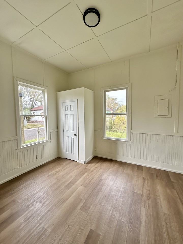 1520 Avenue G #1 - Photo 3 of 7