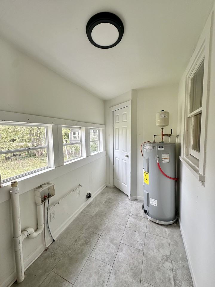 1520 Avenue G #1 - Photo 5 of 7