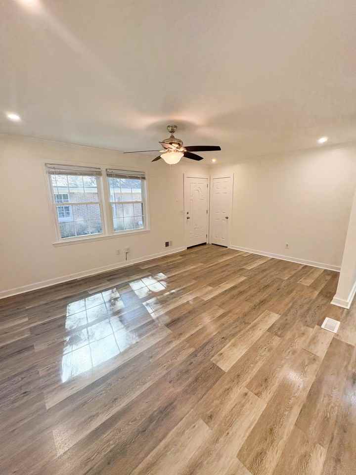 2217 Apple Valley Road #B - Photo 3 of 17