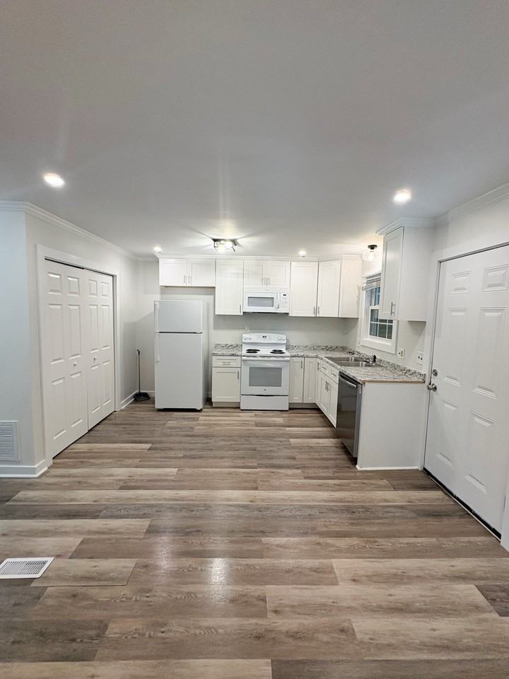 2217 Apple Valley Road #B - Photo 5 of 17