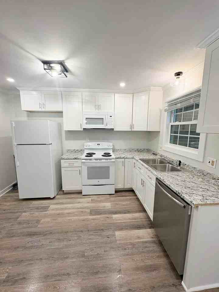 2217 Apple Valley Road #B - Photo 7 of 17