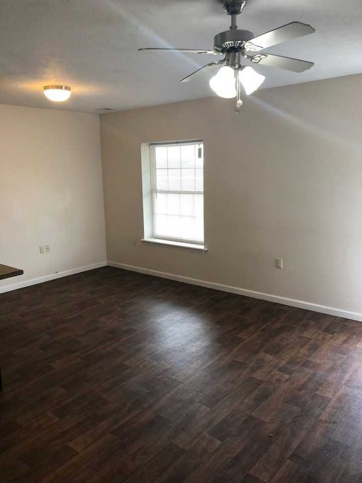 7205 Maple Valley Rd #7205 - Photo 6 of 10