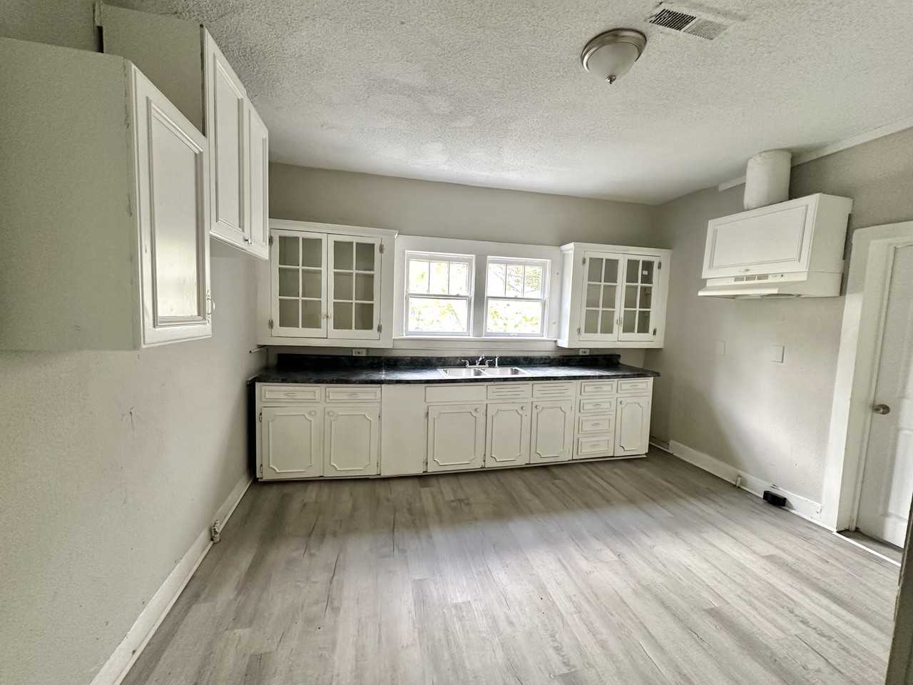 1430 19th Street Ensley #1 - Photo 5 of 8