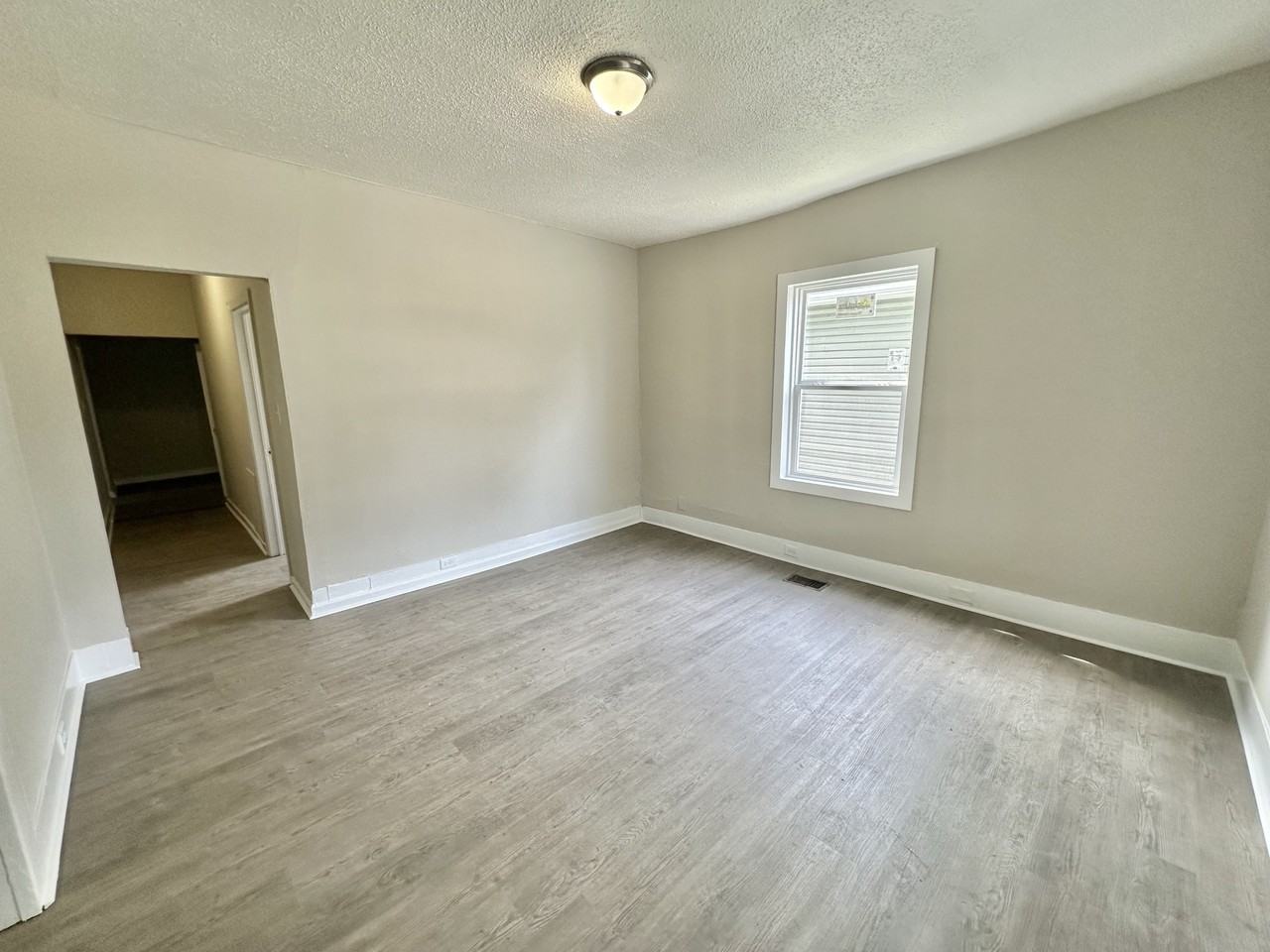 719 Washington Avenue Southwest #1 - Photo 3 of 6