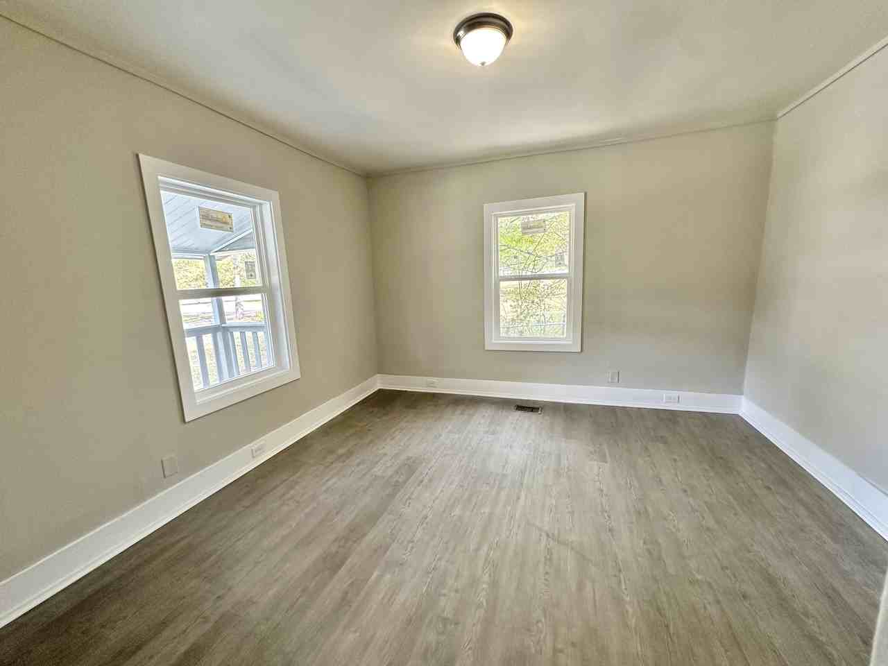 719 Washington Avenue Southwest #1 - Photo 4 of 6