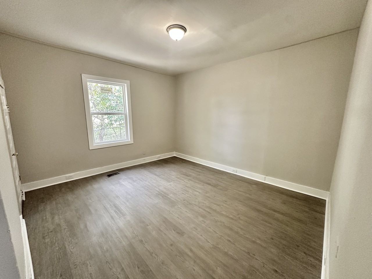 719 Washington Avenue Southwest #1 - Photo 5 of 6