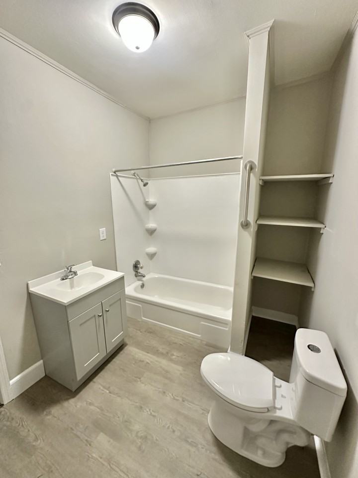 719 Washington Avenue Southwest #1 - Photo 6 of 6