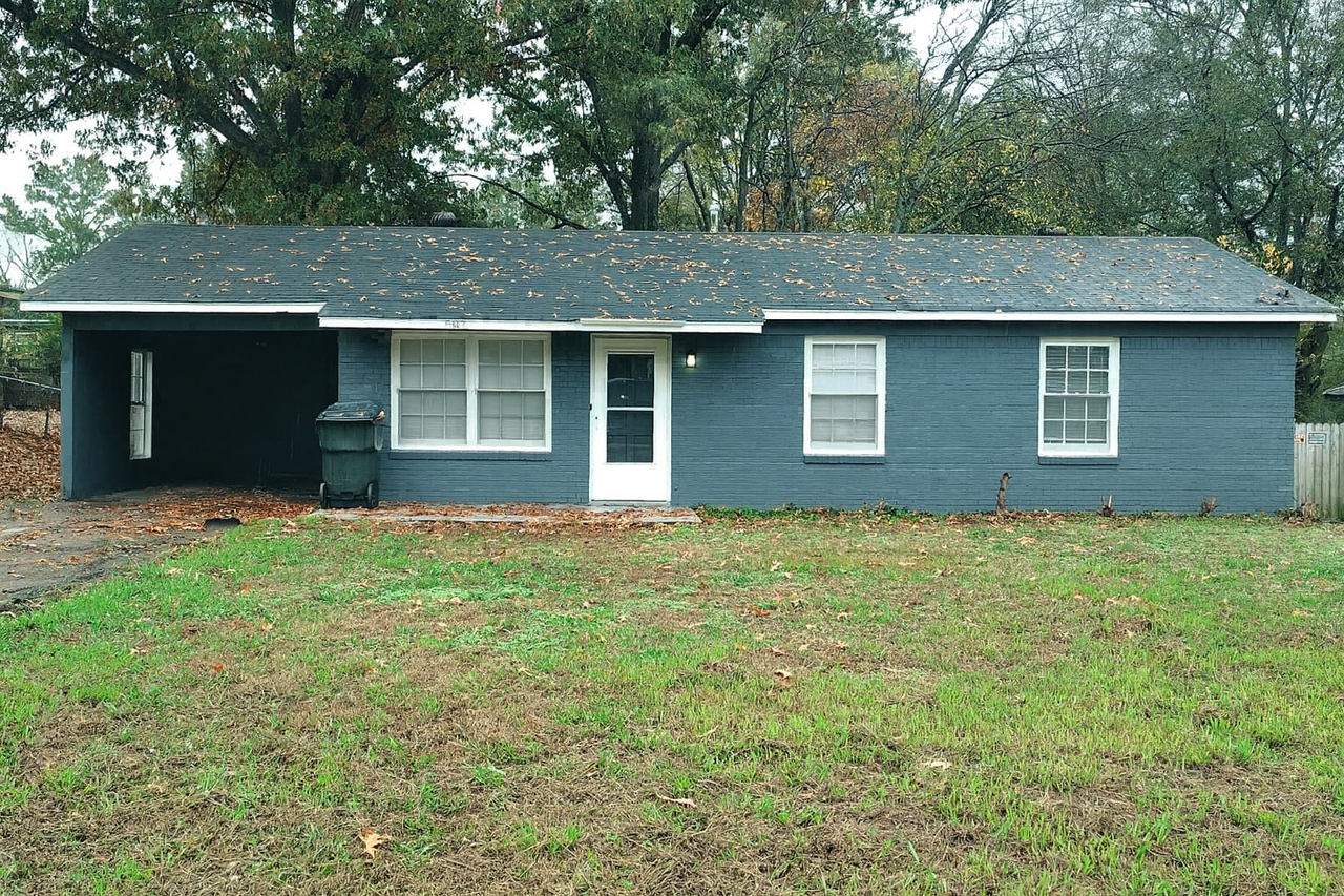 587 Hillbrook Drive #1