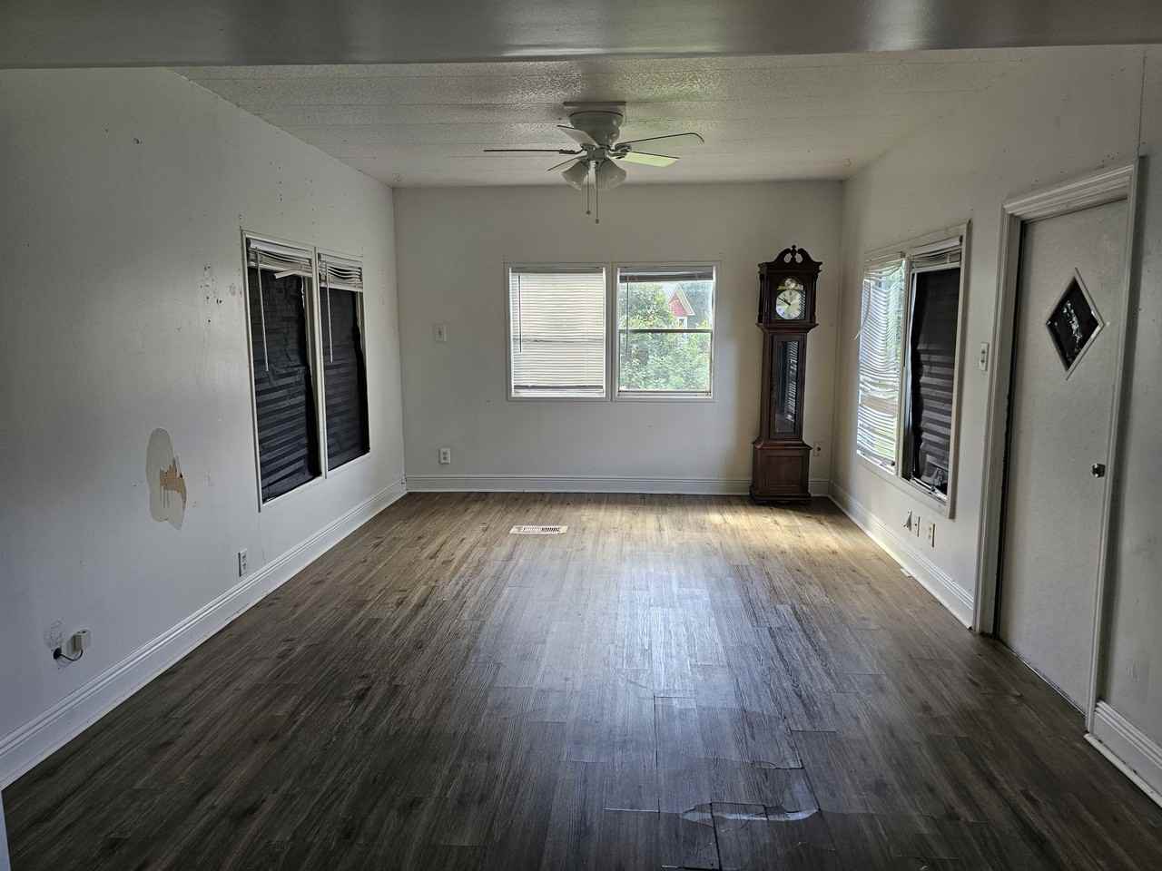 4346 Southeast 150th Street - Photo 2 of 7