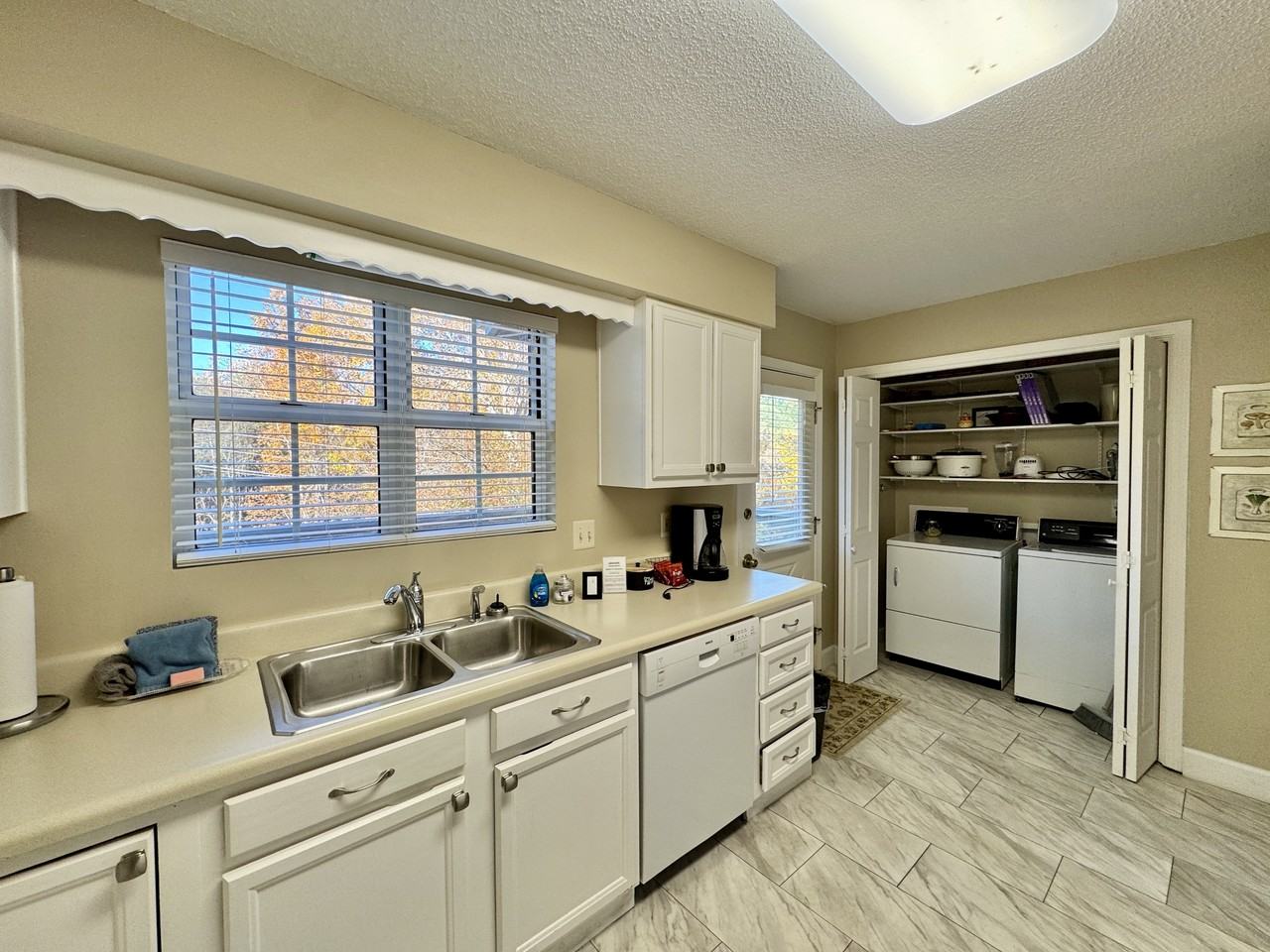 308 Chota View Pl #1 - Photo 6 of 17