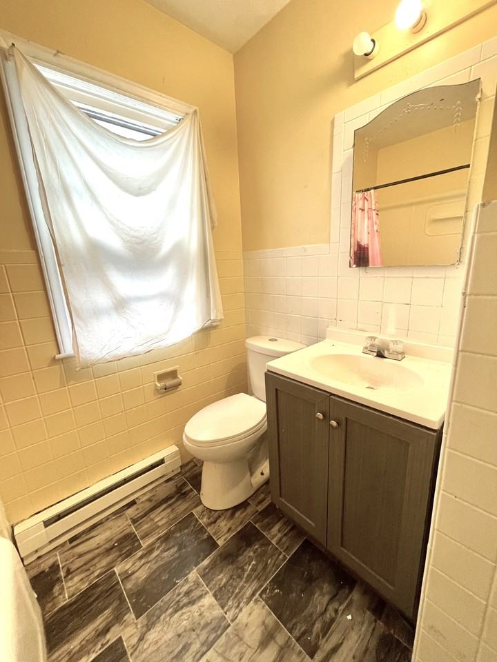 917 Huey St #1 - Photo 4 of 9